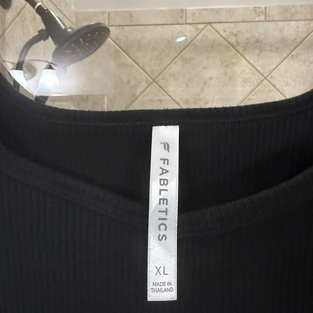 Fabletics Black Ribbed Top - Picture 4 of 4